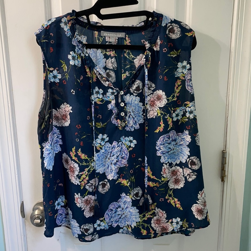 Blue floral too